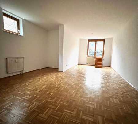 Helle und geräumige 2,5 Zimmerwohnung mit Gartenterrasse in Stutensee