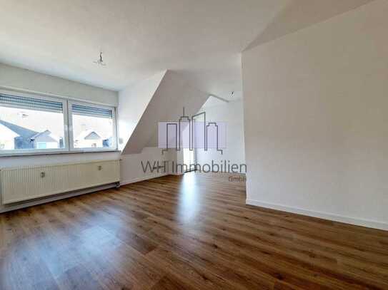 2 Zimmer-Dachgeschoss-Wohnung mit Balkon und Stellplatz in Chemnitz/Bernsdorf