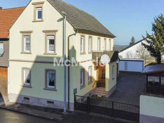 Großes Familienglück: Gepflegtes EFH mit weitläufigem Grundstück und weiteren ca. 350 m² Bauland