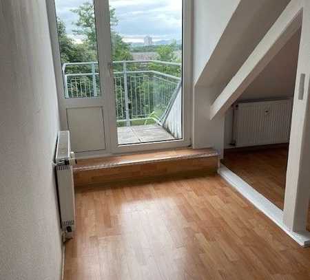 Schöne möblierte 1 Zimmer Wohnung mit Balkon in Frankfurt Bockenheim