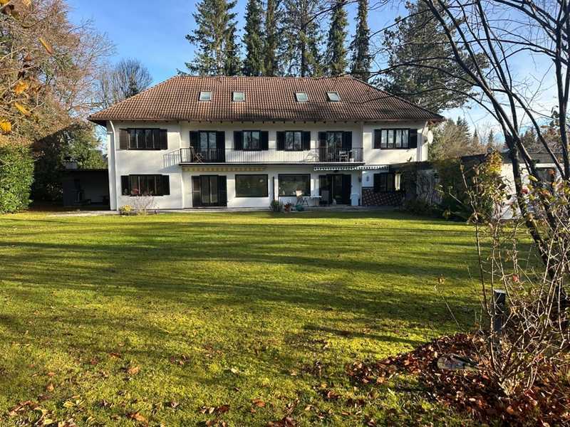                                                               Attraktive Doppelhaushälfte in Toplage von Grünwald!                                                       in Grünwald (München)