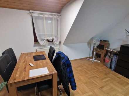 560 € - 63 m² - 3.0 Zi.