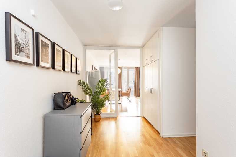 Bezugsfreie 2-Zimmer-Etagenwohnung mit Balkon und Aufzug – zentral in Berlin-Tiergarten