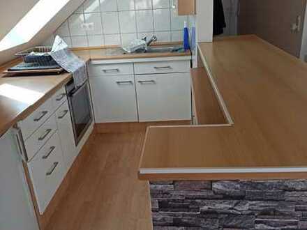 Freundliche 2 Zimmer Dachgeschoß Wohnung in Brühl-Rohrhof