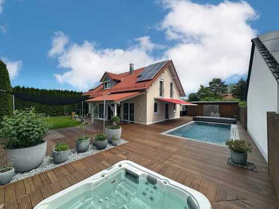 Exklusiv ausgestattetes Einfamilienhaus mit Pool & Jacuzzi