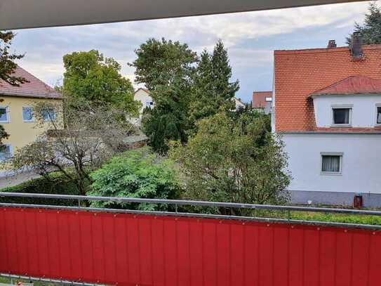 Renovierte 4 ZKB-Wohnung mit großem Balkon und 2 Bädern