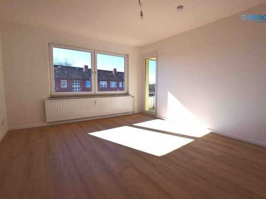 +++ Renovierte 3-Raumwohnung mit Balkon und Tageslichtbad +++