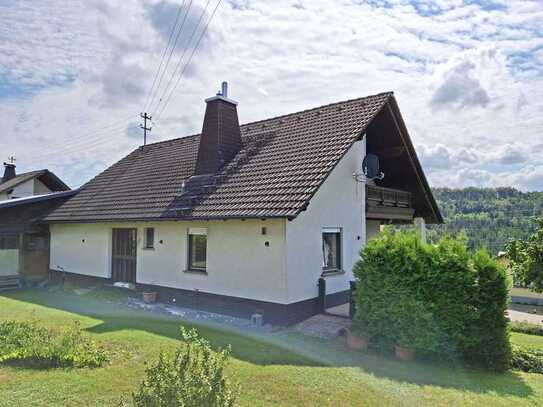 Wohnhaus mit Einliegerwohnung und Blick ins Grüne