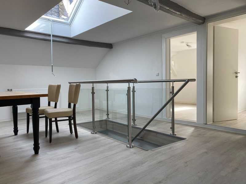                                                               Helle 3-Zimmer-Dachgeschosswohnung mit Galerie-Flair in bester Lage von Herborn                                                       in Herborn (Lahn-Dill-Kreis)