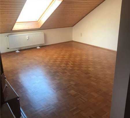 3-Zimmer-DG-Wohnung in Lauda-Königshofen, Gerlachsheim, Tel.: 0176 5682 3902