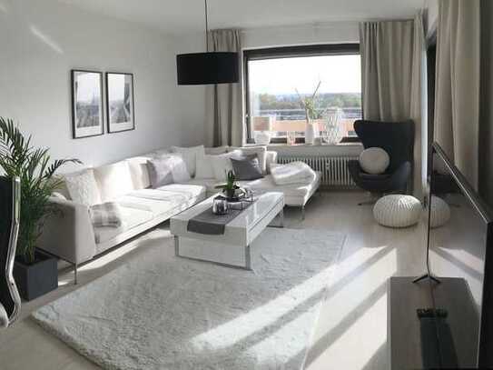 Exklusive, gepflegte 2,5-Zimmer-Penthouse-Wohnung mit grosser Terrasse und EBK in Sindelfingen