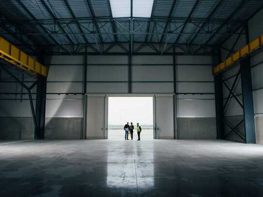 Sofort günstig zu mieten: Kalt-Lagerhalle (2500 qm) u. Freilager (ca. 2500 qm) bei Bitterfeld/Halle