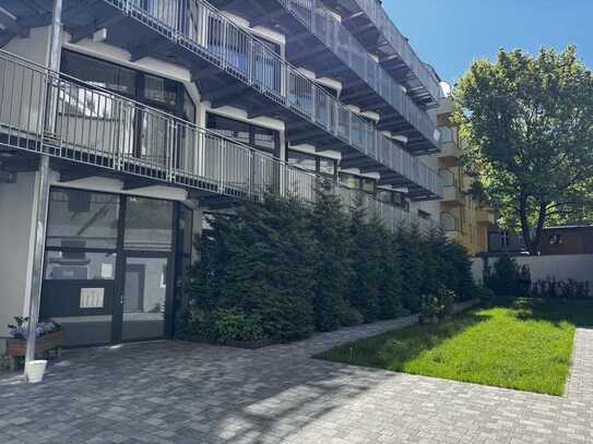 Stilvolle, neuwertige 1-Zimmer-Wohnung im begrünten Innenhof – Berlin Tiergarten