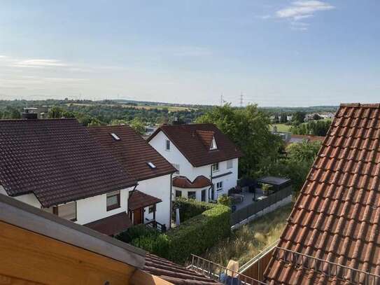 Hübsche 2,5 Zi. Dachgeschoss-/Maisonette-Wohnung in Waiblingen