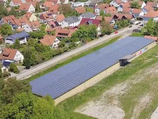 Halle mit 3.000 qm (ebenerdig), 3 Tore, Nebengebäude, Garage