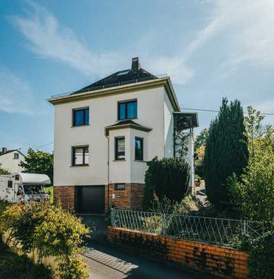 Charmantes Einfamilienhaus mit viel Platz drinnen und draußen...in Neuwied - Gladbach!