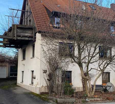 Charmantes Einfamilienhaus mit Garage.