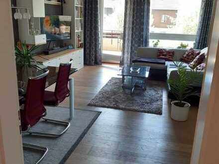 Exklusive, modernisierte 2-Zimmer-Wohnung mit Balkon und Einbauküche in Augsburg