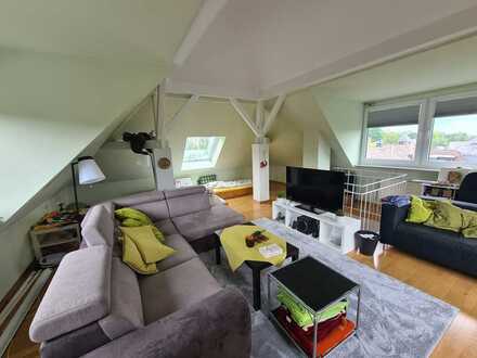 großzügig geschnittene 5 Zimmer Wohnung