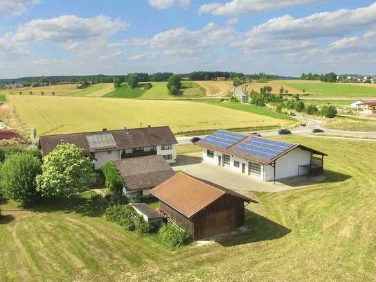 Ansprechendes Wohnhaus mit großem Grundstück