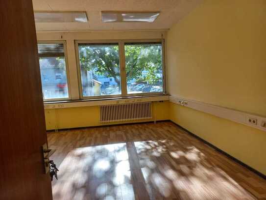 2-Zi.Büro 50qm qm Gewerbepark Villingen Vockenhauserstr. 50qm=285+NK Hzg