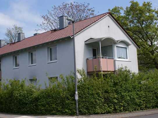 Von privat: Schöne 4-Zimmer-Wohnung mit Balkon und EBK in Bad Homburg Gonzenheim