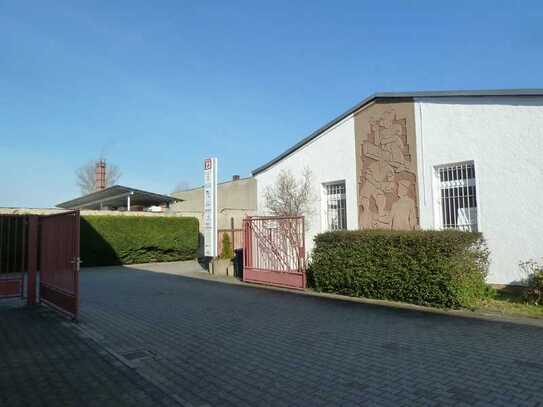 Lagerhalle (beheizt) mit Büro und WCs (keine Kfz Werksatt)