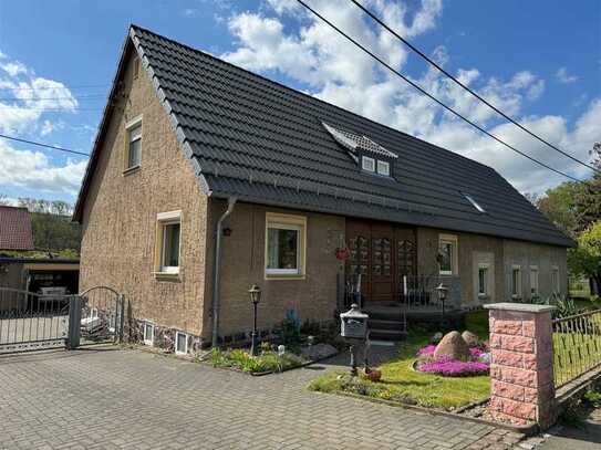 Platz für die gesamte Familie - Einfamilienhaus mit sonnigem Garten