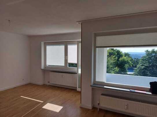 Sonnige Drei-Zimmer-Wohnung in Koblenz, Horchheimer Höhe, Aussichtslage