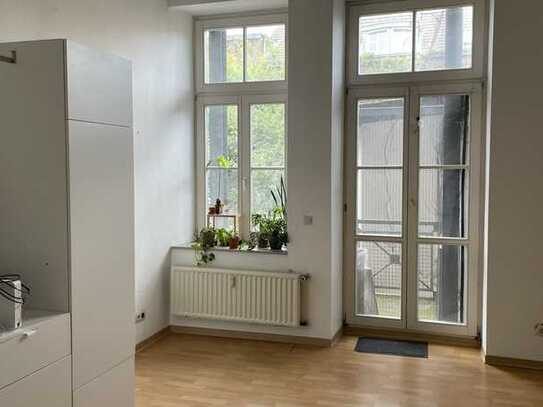 Schönes helles Apartment mit Balkon im Altbau in der Aachener City