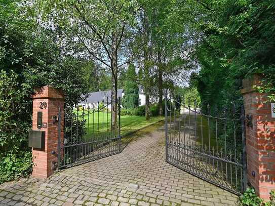 Wie erträumt :) in Heidhausen! Exklusiver Landsitz mit Nebengebäuden, Stallungen und Naturteich