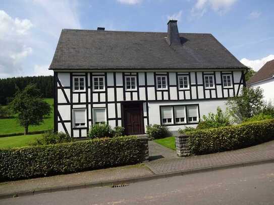 Hochwertig restauriertes Bauernhaus zu vermieten