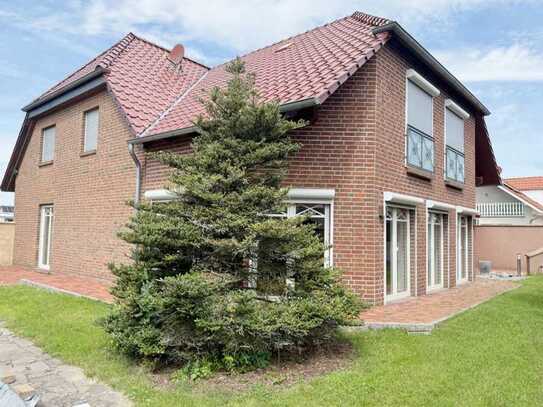 Elegantes Einfamilienhaus mit Außenpool in Gifhorn-Jembke – Gehobenes Wohnen auf 220 m²