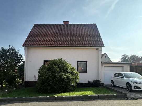 * Moringen * Traumhaftes Einfamilienhaus in attraktiver Lage! * Wfl. 84 m² * GS. 492 m² * Garage*