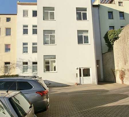 72m² Wohnung mit Fahrstuhl- Parkplatz- behindertengerecht in der Paulstadt !