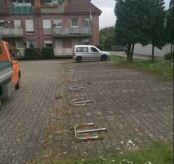 Absperrbare Außenstellplätze zu vermieten