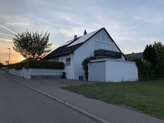 Einfamilienhaus (181qm) mit Einliegerwohnung (41qm) in Neustetten