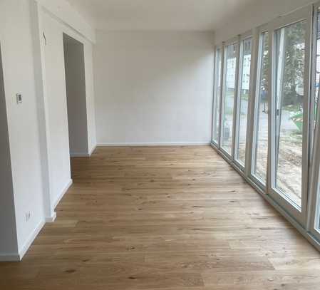 Erstbezug! 3,5-Raumwohnung mit Fußbodenheizung, EBK mgl., Vollbad mit Fenster, Keller