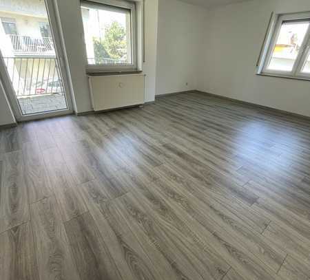 Helle 2 Zimmerwohnung mit Balkon