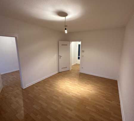 Modernisierte Wohnung mit zwei Zimmern und Balkon in Wuppertal