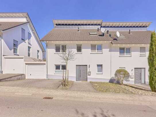 Viel Platz für Familie & Komfort – hochwertige Doppelhaushälfte mit Garten in begehrter Wohnlage