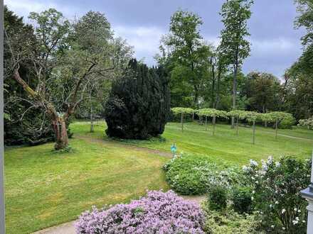 Einmalige 3-Zimmer-Wohnung in der Premium-SchlossResidence im 30.000 qm Park, Hallenbad, Restaurant