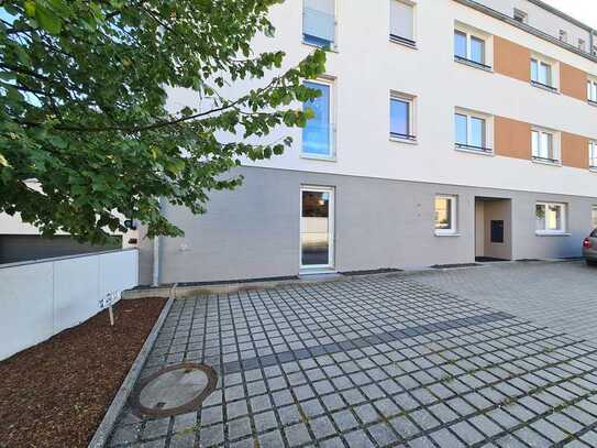 Helle EG- 3-Zi-Wohnung in Toplage mit hochw. EBK, eig. Garten, TG, Carport, Außenstellplatz