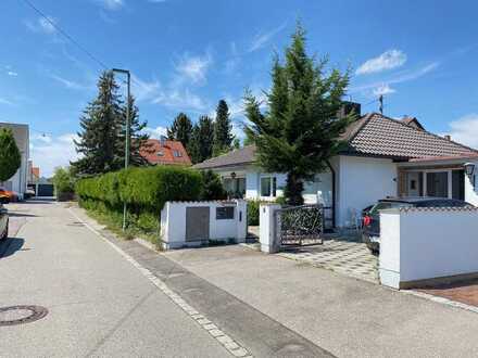 Rarität, kleineres EFH/Walmdachbungalow mit Optionen einer Aufstockung in Toplage von Friedberg