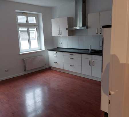 6 Zimmer + EinbauKüche + 2 Bäder in GL City + Terrasse + KEINE Provision