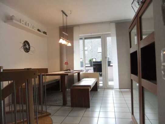 4 Zimmer Wohnung über 2 Etagen mit Loggia und Terrasse-A`burg-Schweinheim