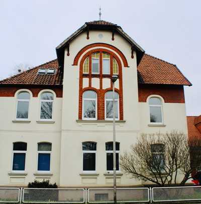 Bel Etage (1. OG) in Gründerzeithaus mit Parkblick