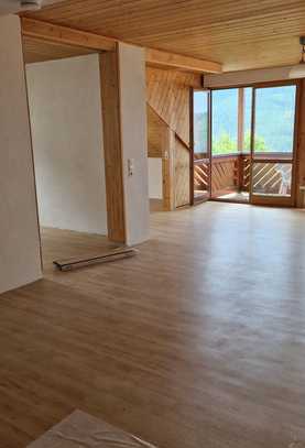 Geschmackvolle 4-Zimmer-Wohnung mit Traumblick über Titisee Neustadt in Hanglage ++ provisionsfrei !