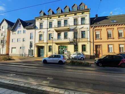 Attraktive 2-Raum-Wohnung im Dachgeschoss mit PKW-Stellplatz im Hof