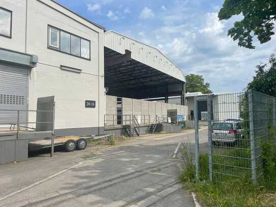 Attraktive Hallenflächen in Toplage an der A100